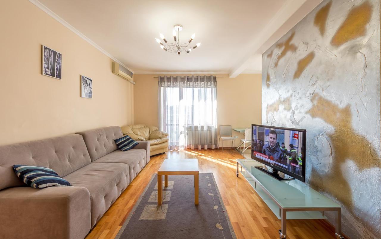 Apartment On Triokhsviatytelska Kiev Ngoại thất bức ảnh